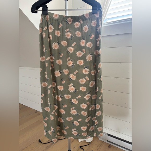 American Eagle Floral Midi Skirt XL Sage Green Boho Summer Lightweight EUC - Picture 2 of 2